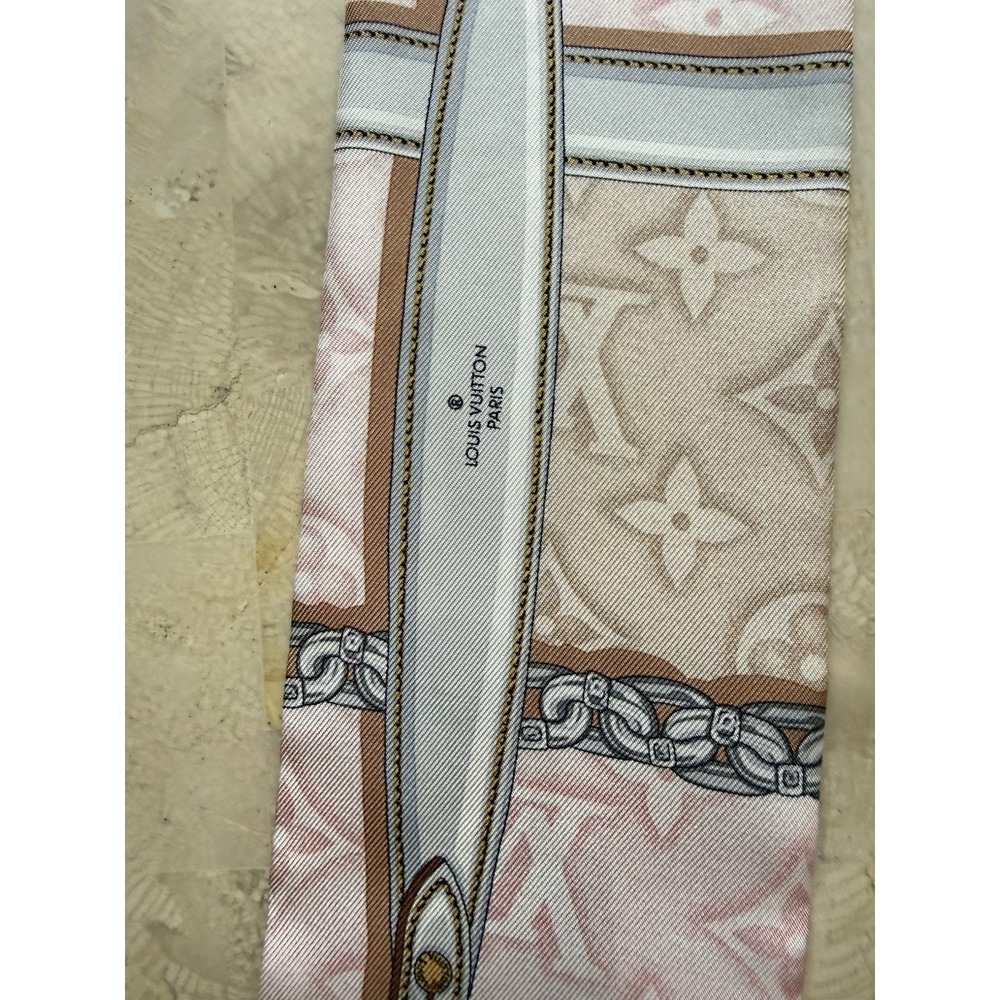 Louis Vuitton Bandeau Denigram Confidential 100% Silk Scarf Pink Auth - Picture 10 of 10